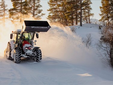 Préparer sa ferme pour l’hiver : l’importance des équipements de déneigement