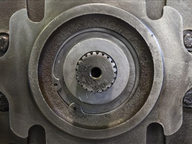 Réparation de moteur hydraulique : Pourquoi l’entretien préventif est crucial pour la longévité de vos équipements au Canada