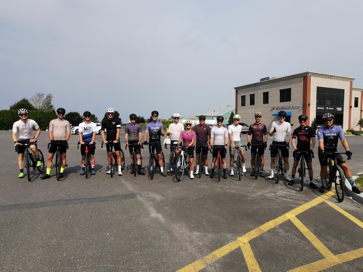 Deux athlètes réalisent deux tours du lac Saint-Jean à vélo la même journée